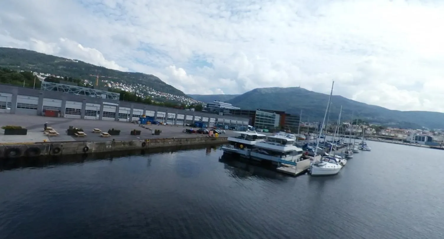 Yacht - Without Shower location